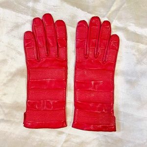 CALFSKIN GLOVES, RED WITH TEXTURED PANELS, SIZE 7, BY RIKA, TAGS ON, NEVER WORN,